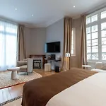 Des Arts Hotel
