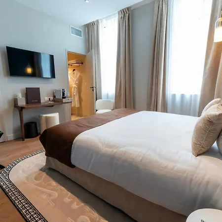Hotel Des Arts *