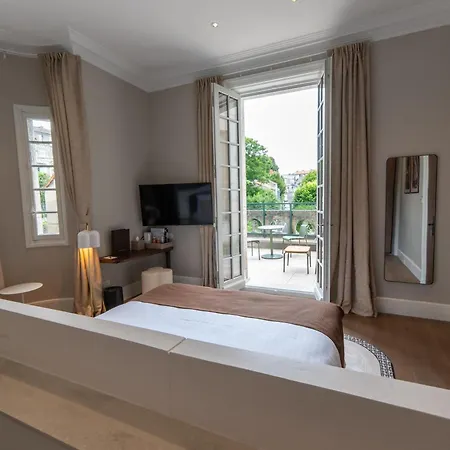 Hotel Des Arts *