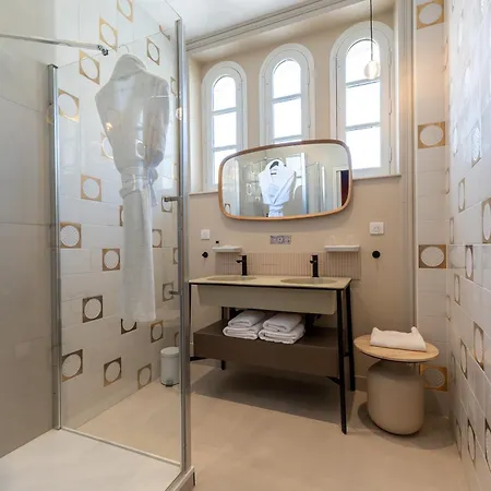 Hotel Des Arts 4*