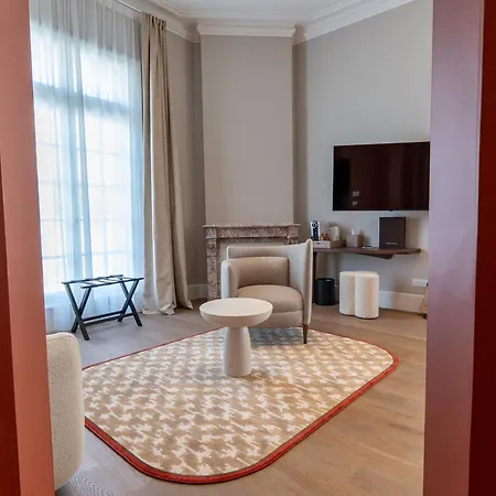 Hotel Des Arts 4*